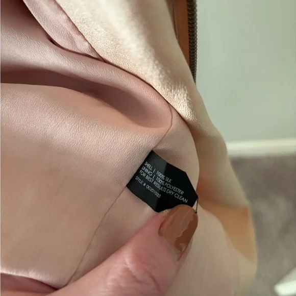 Club Monaco 100 percent Silk Flutter Sleeve Dress with Black Waist Tie Size 4 - Picture 6 of 7